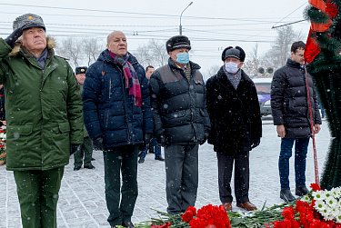 Слава защитникам Отечества!
